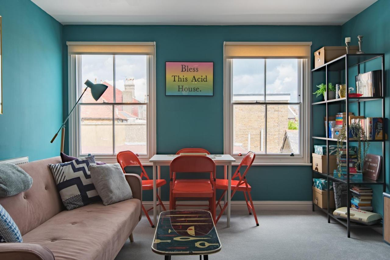 Blackhorse Loft - Spacious Apartment By The Sea Deal Luaran gambar
